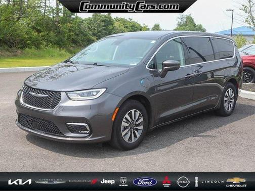 2022 Chrysler Pacifica Hybrid Touring L