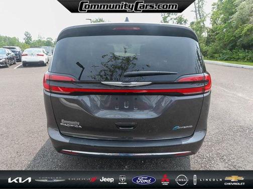2022 Chrysler Pacifica Hybrid Touring L