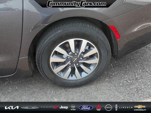 2022 Chrysler Pacifica Hybrid Touring L