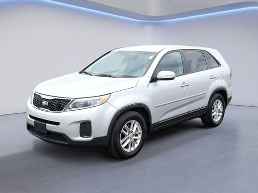 Bright Silver 2015 Kia Sorento LX