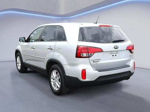 Bright Silver 2015 Kia Sorento LX