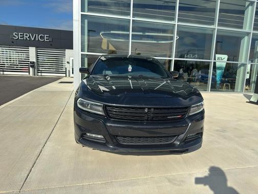 Pitch Black 2015 Dodge Charger SXT