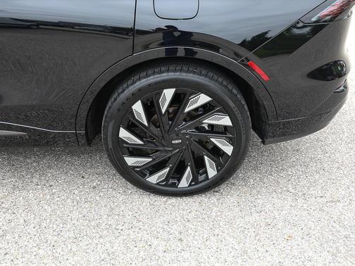 Infinite Black Metallic Clearcoat 2024 Lincoln Nautilus Reserve