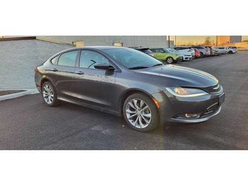 2015 Chrysler 200 S