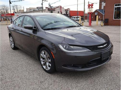 2015 Chrysler 200 S