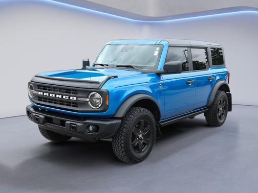 Velocity Blue Metallic 2024 Ford Bronco Black Diamond