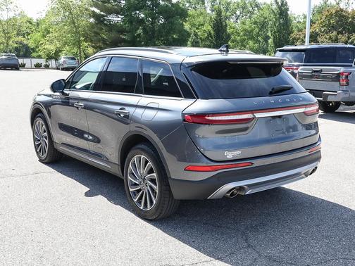 Asher Gray Metallic Clearcoat 2023 Lincoln Corsair Reserve