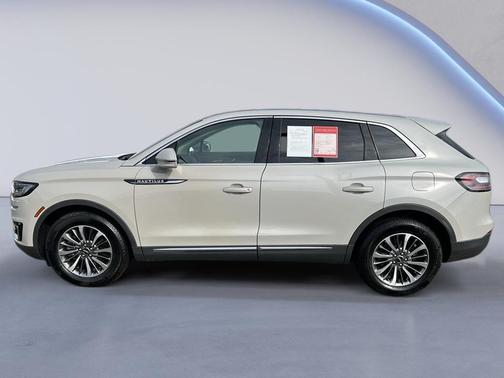 2019 Lincoln Nautilus Select