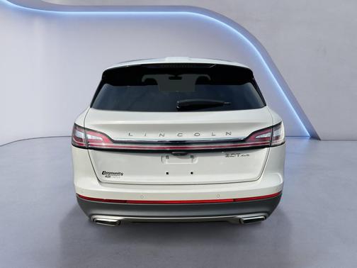 2019 Lincoln Nautilus Select