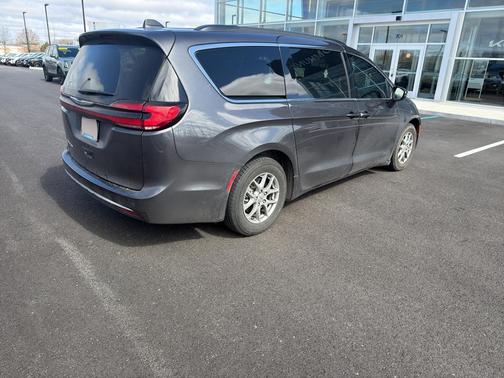 Granite Crystal Metallic Clearcoat 2021 Chrysler Pacifica Touring