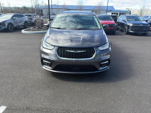 Granite Crystal Metallic Clearcoat 2021 Chrysler Pacifica Touring