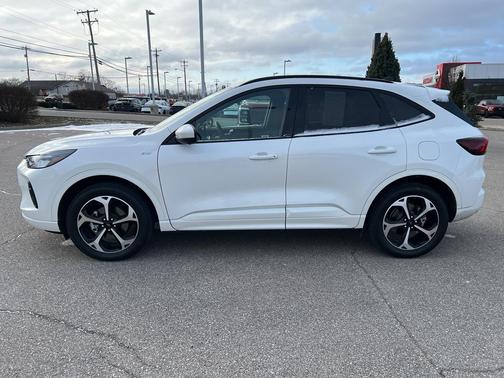 2023 Ford Escape ST-Line Select
