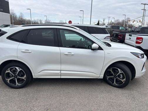 2023 Ford Escape ST-Line Select