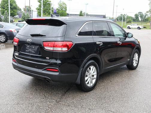 Ebony Black 2016 Kia Sorento LX