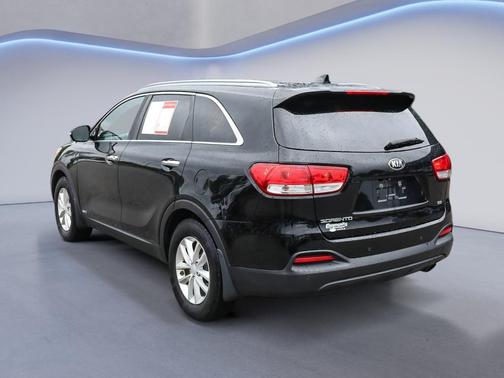 Ebony Black 2016 Kia Sorento LX