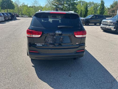 Ebony Black 2016 Kia Sorento LX