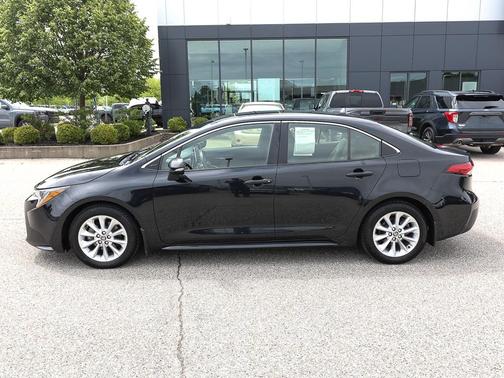 Black Sand Pearl 2021 Toyota Corolla XLE