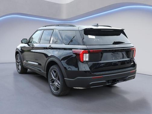 Agate Black Metallic 2026 Ford Explorer ST-Line