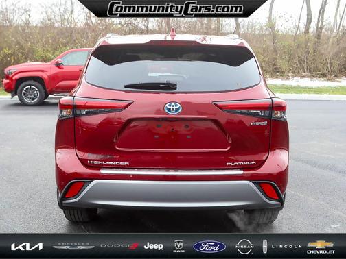 2023 Toyota Highlander Hybrid Platinum