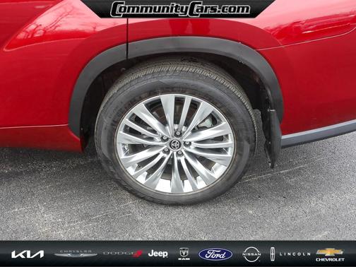 2023 Toyota Highlander Hybrid Platinum