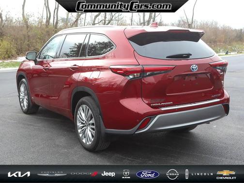 2023 Toyota Highlander Hybrid Platinum
