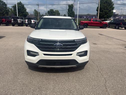 Star White Metallic Tri-Coat 2021 Ford Explorer XLT