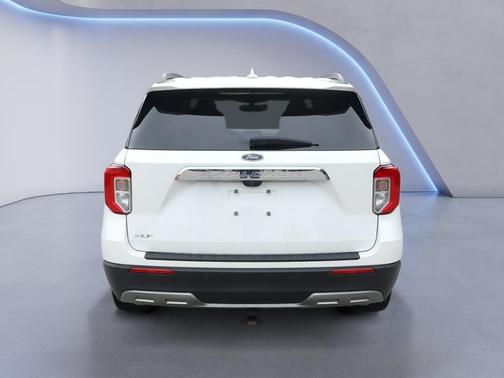 Star White Metallic Tri-Coat 2021 Ford Explorer XLT