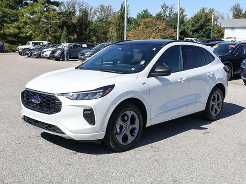 Star White Metallic Tri-Coat 2024 Ford Escape ST-Line