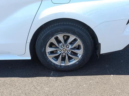 2022 Toyota Sienna XLE
