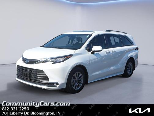 2022 Toyota Sienna XLE