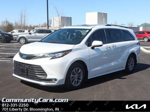2022 Toyota Sienna XLE