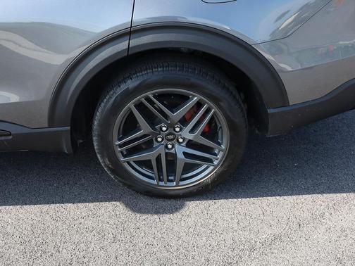 Carbonized Gray Metallic 2025 Ford Explorer ST-Line