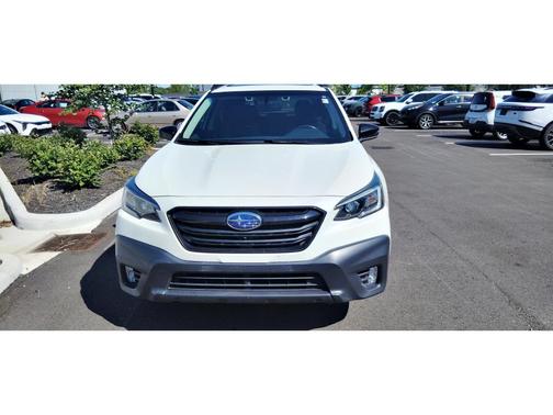 Crystal White Pearl 2022 Subaru Outback Onyx Edition XT
