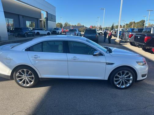 2015 Ford Taurus Limited