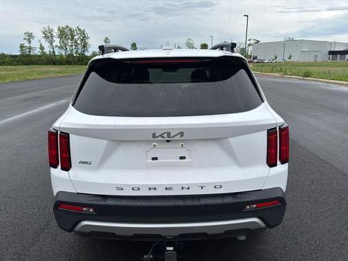 Glacial White Pearl 2022 Kia Sorento SX