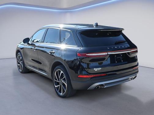 Infinite Black Metallic Clearcoat 2024 Lincoln Corsair Reserve