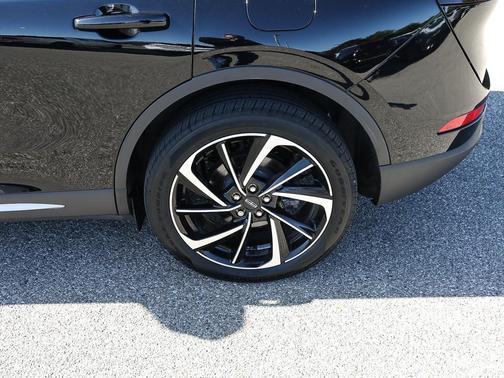 Infinite Black Metallic Clearcoat 2024 Lincoln Corsair Reserve