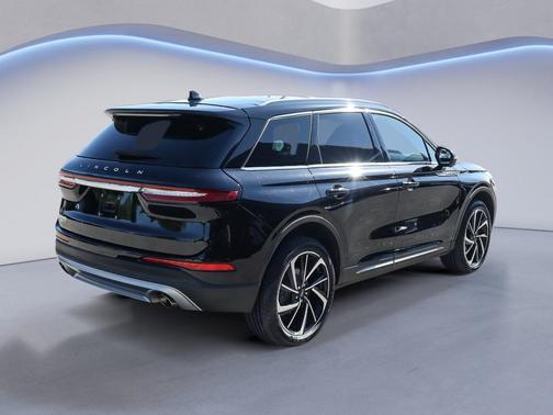 Infinite Black Metallic Clearcoat 2024 Lincoln Corsair Reserve