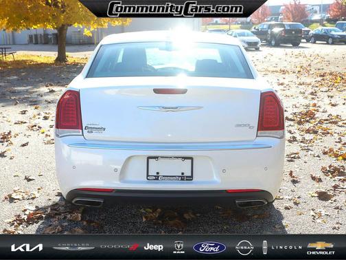 2015 Chrysler 300C Platinum