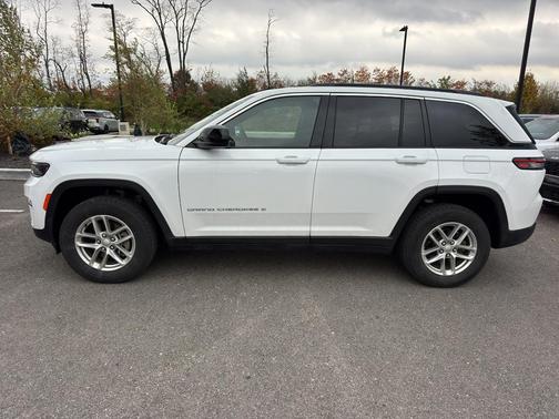 2024 Jeep Grand Cherokee Laredo