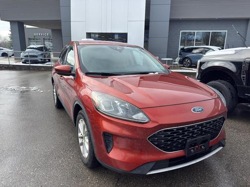 2020 Ford Escape SE