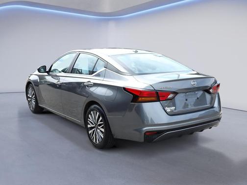 Gun Metallic 2025 Nissan Altima SV FWD