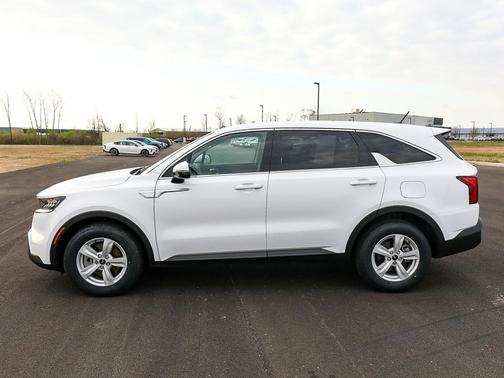 2022 Kia Sorento LX