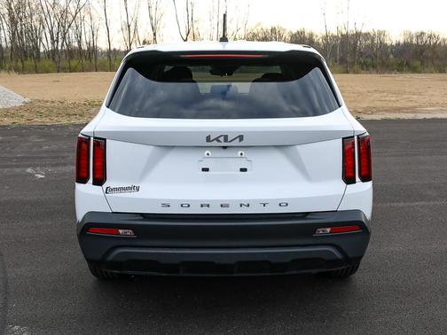 2022 Kia Sorento LX