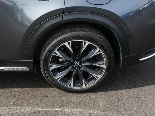 2024 Mazda CX-90 PHEV Premium Plus