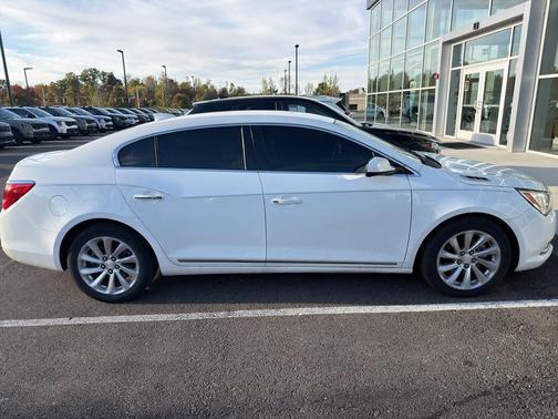 2016 Buick LaCrosse Base