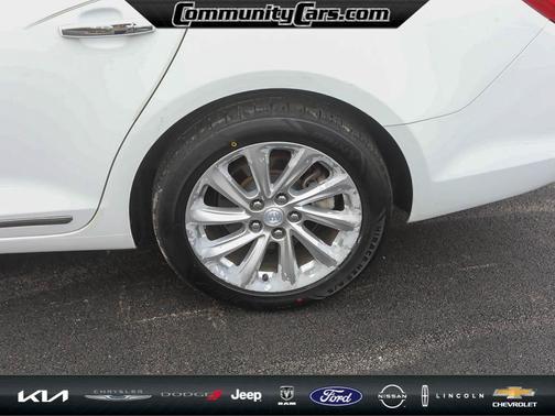 2016 Buick LaCrosse Base