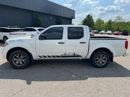 Glacier White 2020 Nissan Frontier SV