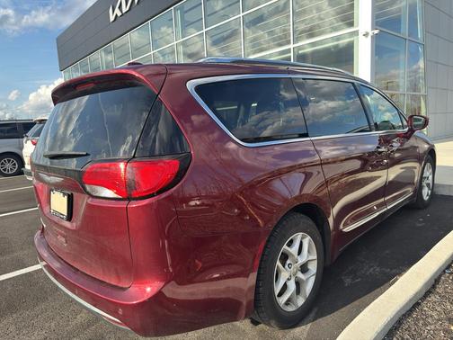 2018 Chrysler Pacifica Touring-L Plus