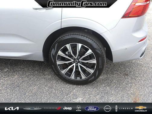 2025 Volvo XC60 B5 Plus